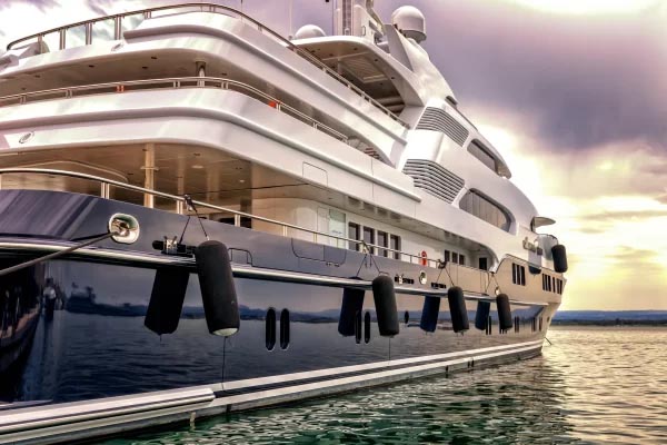 Yacht 600 x 400