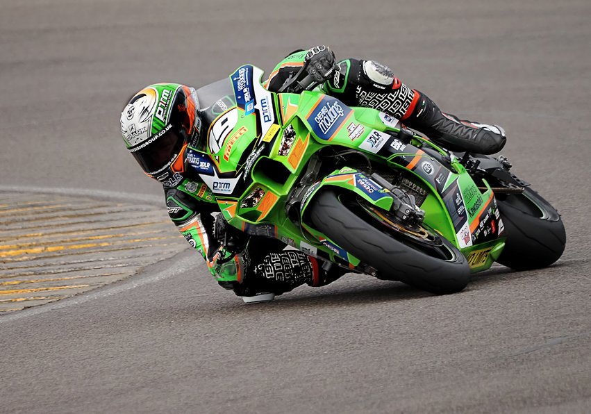 synthetic rubber used in superbike tyres